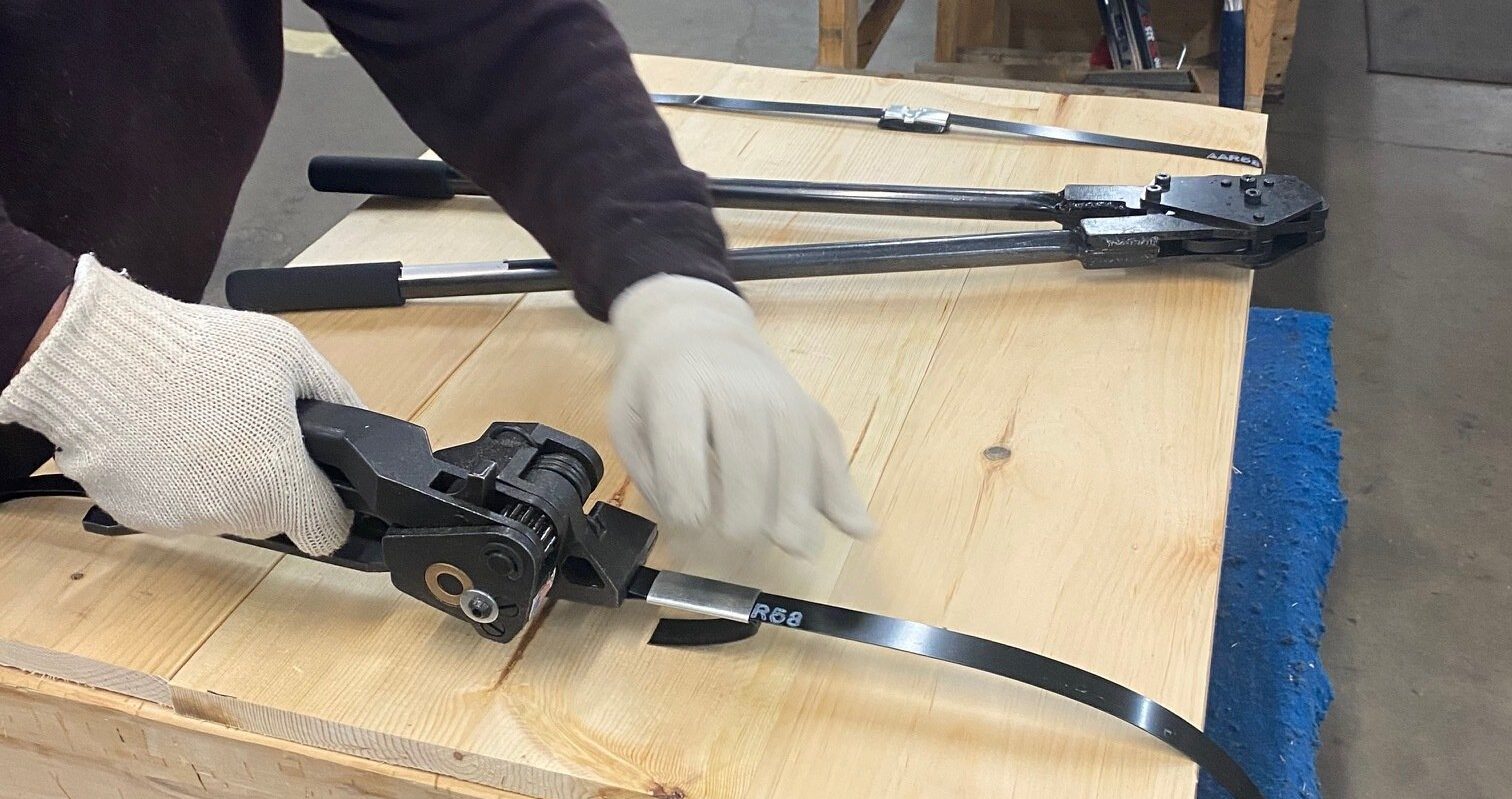 Custom wood crate for shipping tie rods and threaded bars