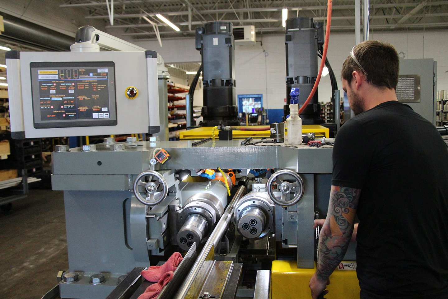 Rolled Threads Unlimited Working using a thread rolling machine